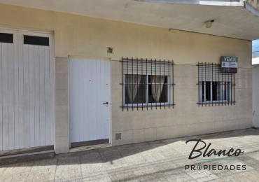 Hermoso Dpto de 2 ambientes en Planta Baja con todos los servicios en pleno centro