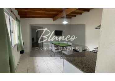 Departamentos de 3 ambientes con gas natural y cochera a mts del Mar!!!